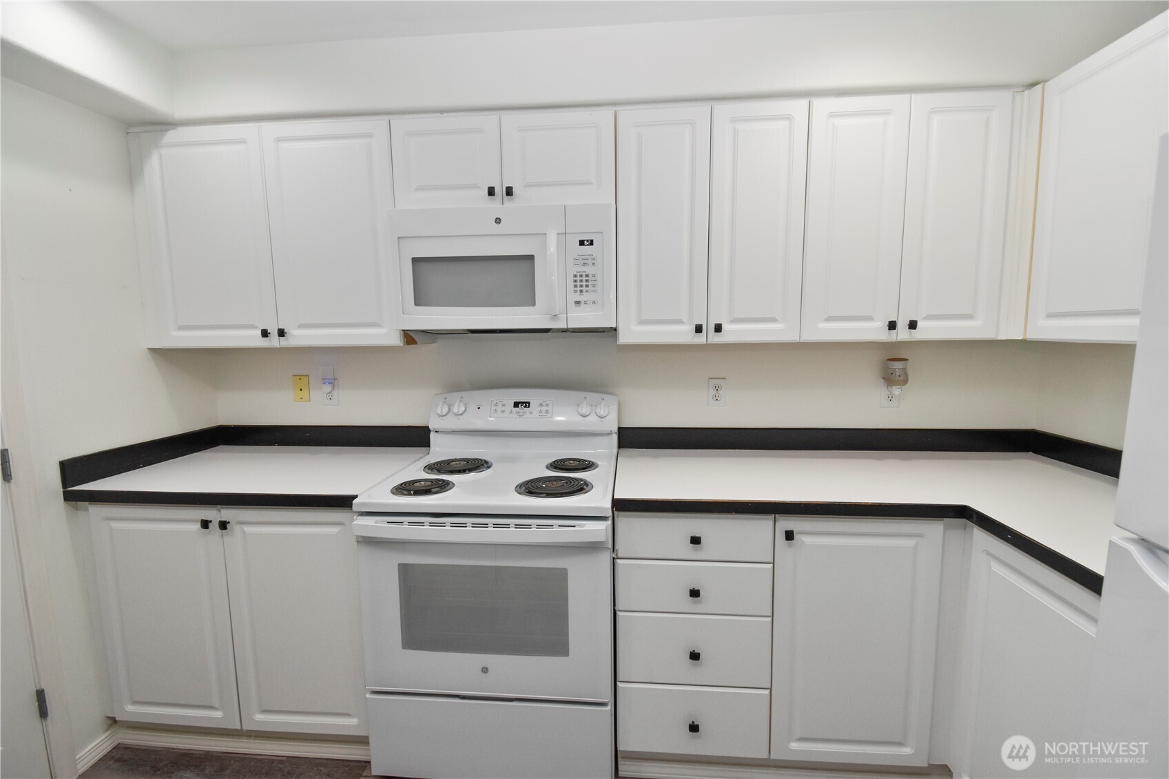 2522 Rucker Avenue, Unit 408 Everett, WA 98201 - Photo 17 of 40 Gallery Image 17