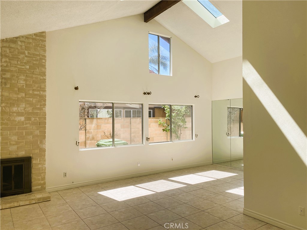 9257 La Shell Drive Tujunga, CA 91042 - Photo 4 of 24