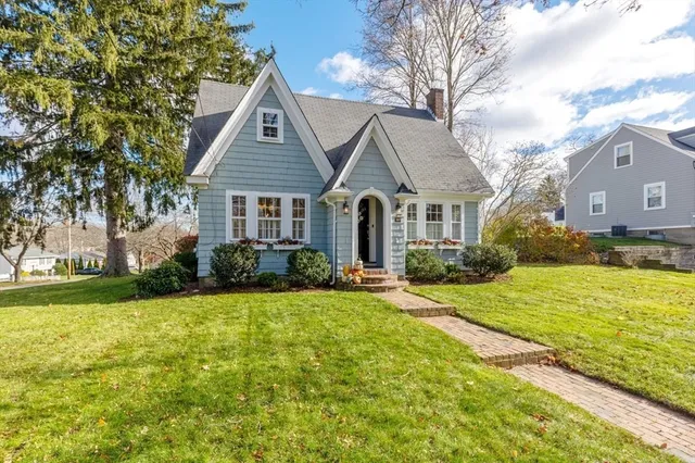 $1,399,000 | 10 Colby Road, Hingham, MA 02043