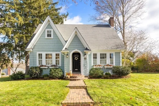 $1,399,000 | 10 Colby Road, Hingham, MA 02043