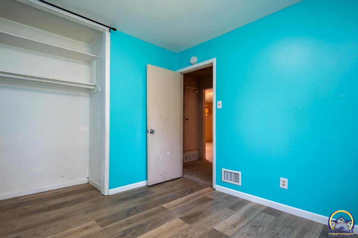 3551 Southwest Westview Avenue Topeka, KS 66611 - Photo 8 of 19