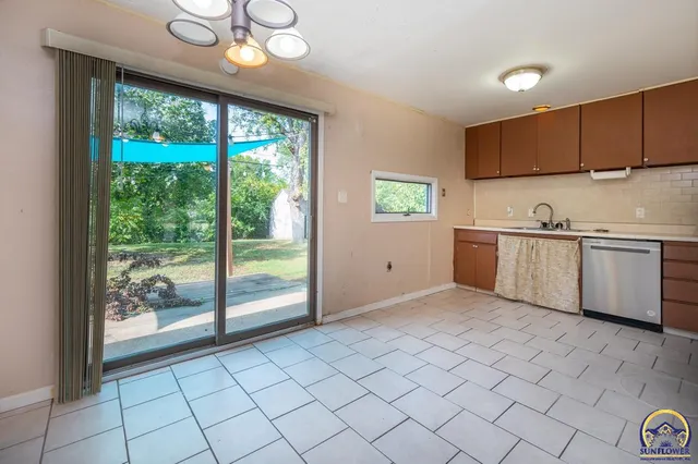 $95,000 | 3551 Southwest Westview Avenue, Topeka, KS 66611