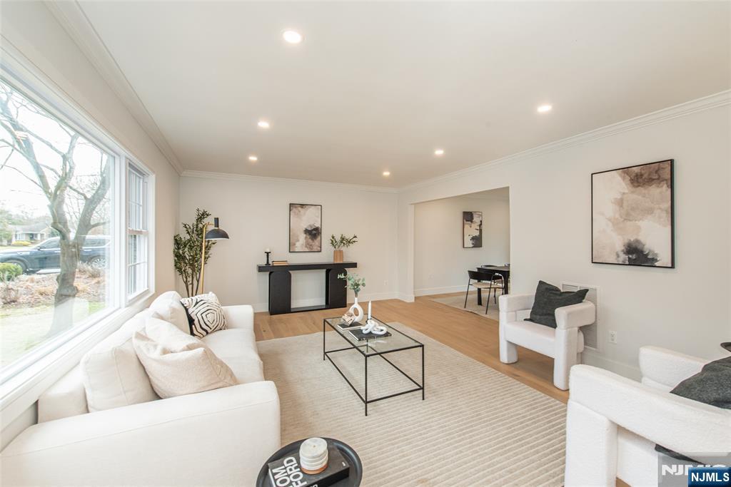 56 Manor Road Harrington Park, NJ 07640 - Photo 4 of 22