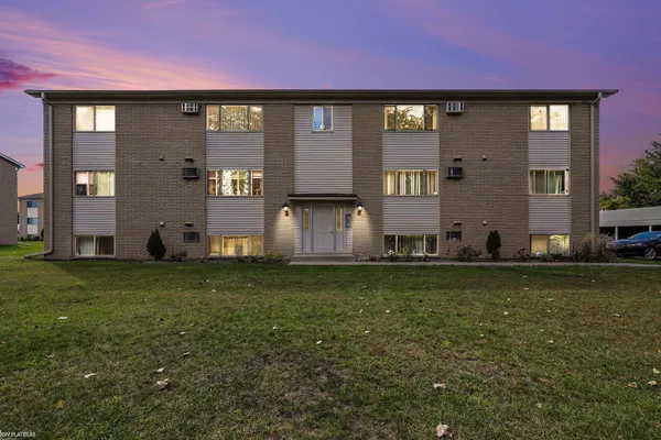 $84,900 | 1875 Michigan Avenue, Unit F6, Marysville, MI 48040
