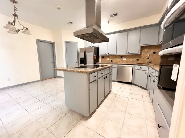 $3,400 | 727 Bunker Hill Road, Unit 92, Houston, TX 77024