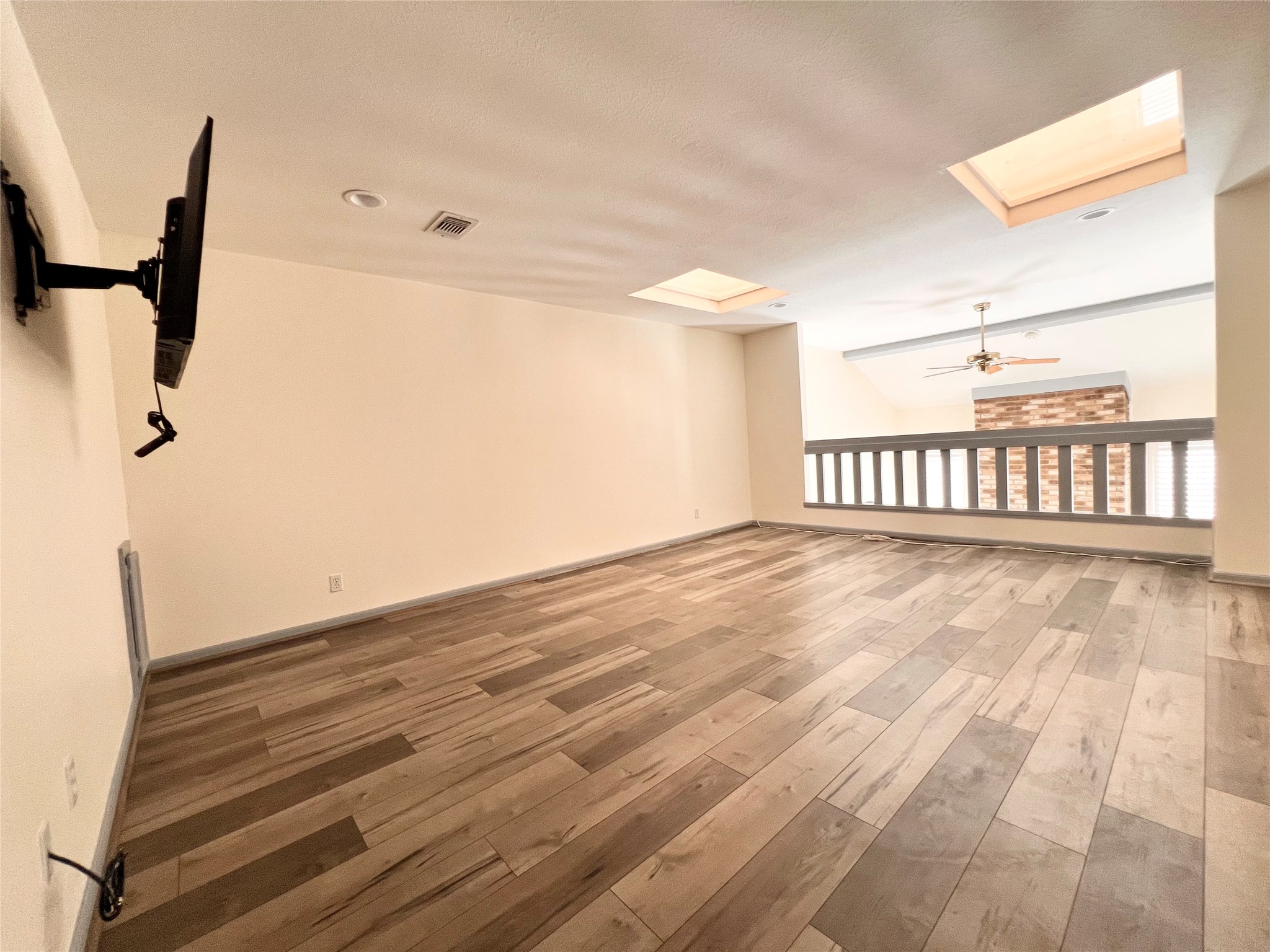 727 Bunker Hill Road, Unit 92 Houston, TX 77024 - Photo 25 of 36 a view of an empty room