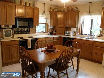 544 Hopewell Road Downingtown, PA 19335 - Photo 4 of 6 Kitchen