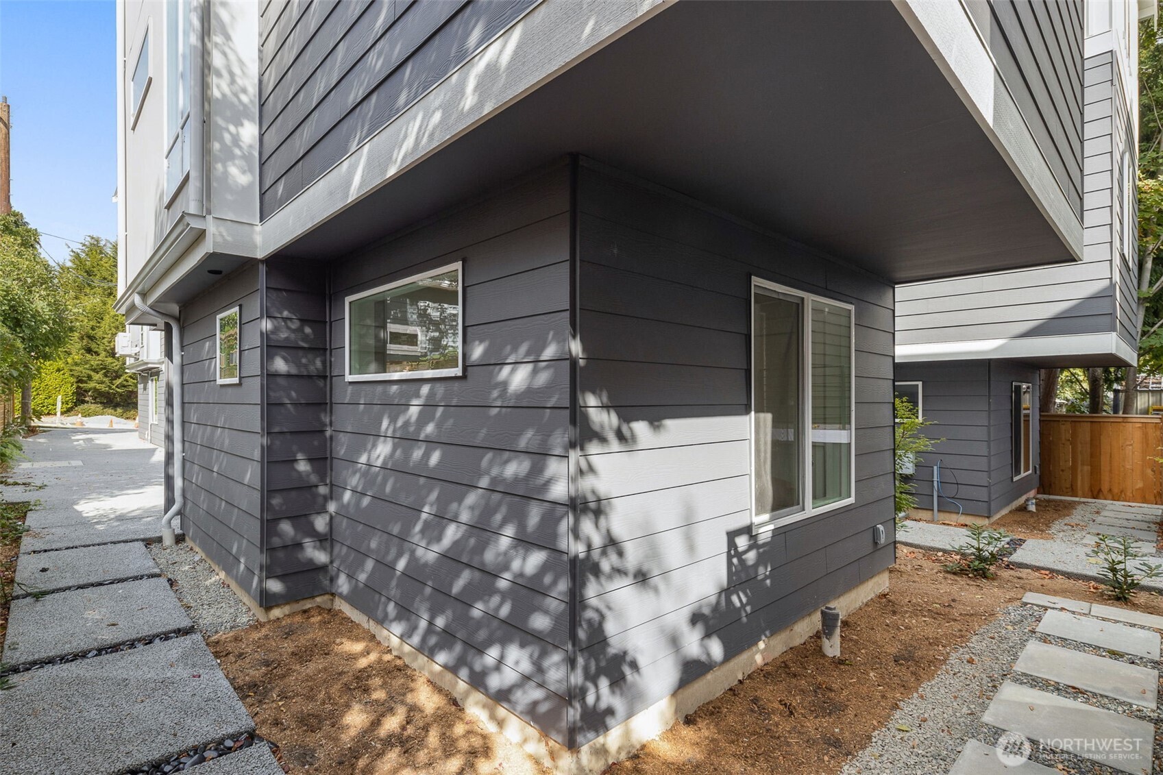 911 North 98th Street, Unit A Seattle, WA 98103 - Photo 24 of 26