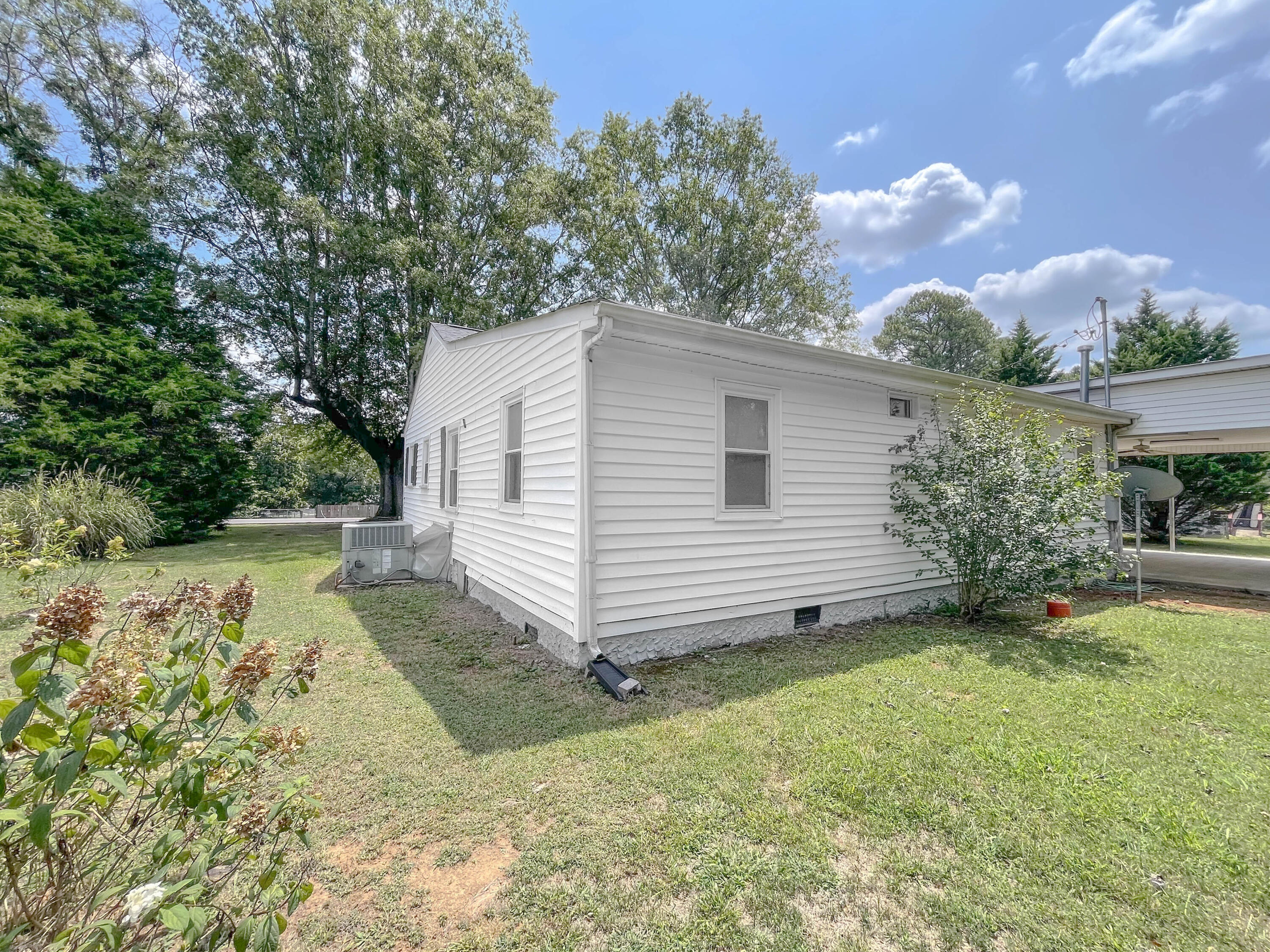 288 John Thompson Road Flintstone, GA 30725 - Photo 9 of 45 Photo Aug 22 2024, 1 26 19 PM