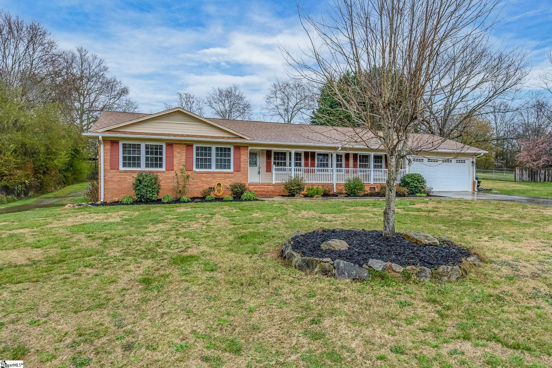 104 Cherokee Road Easley, SC 29642 - Photo 1 of 34