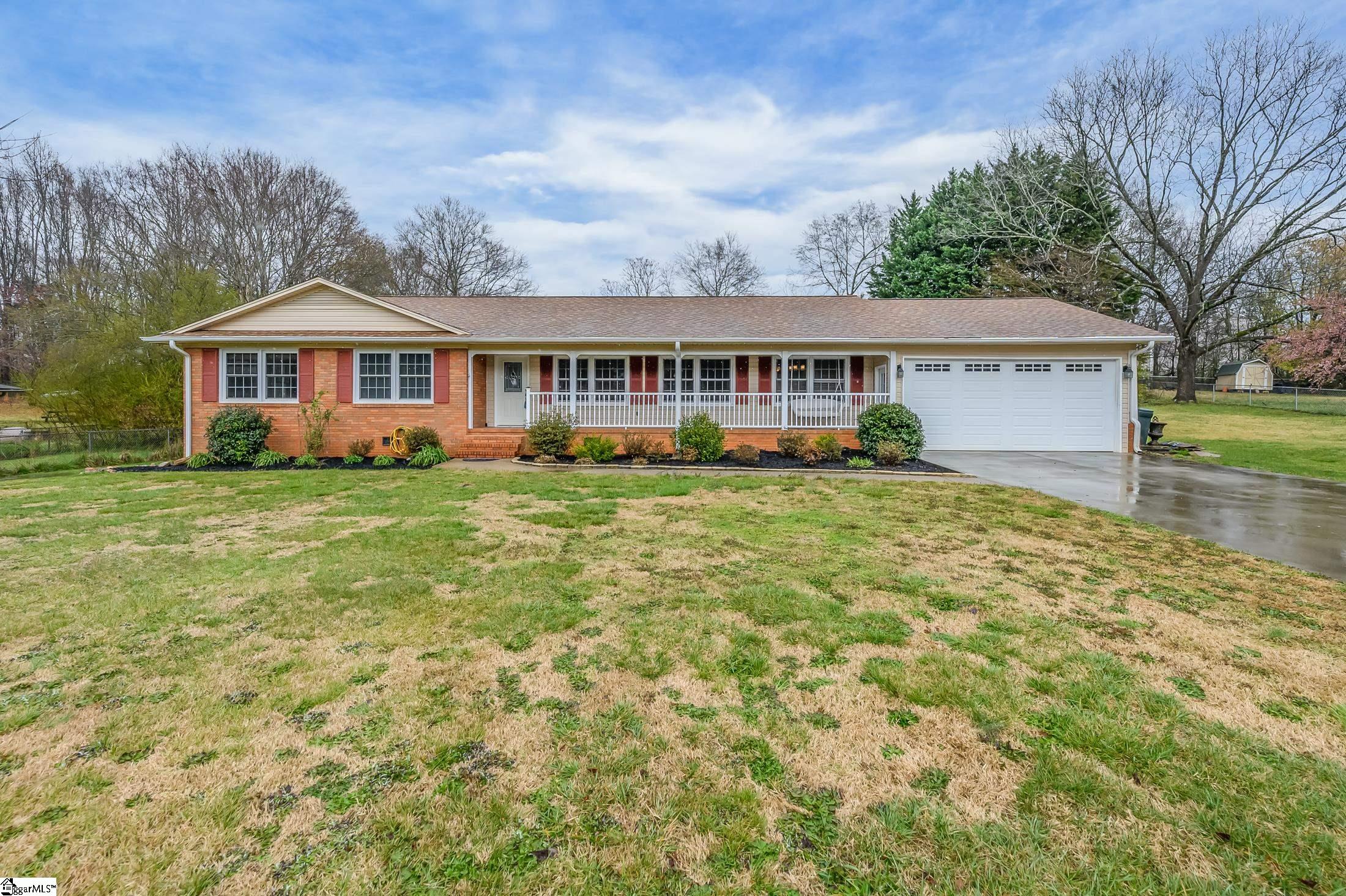 104 Cherokee Road Easley, SC 29642 - Photo 2 of 34