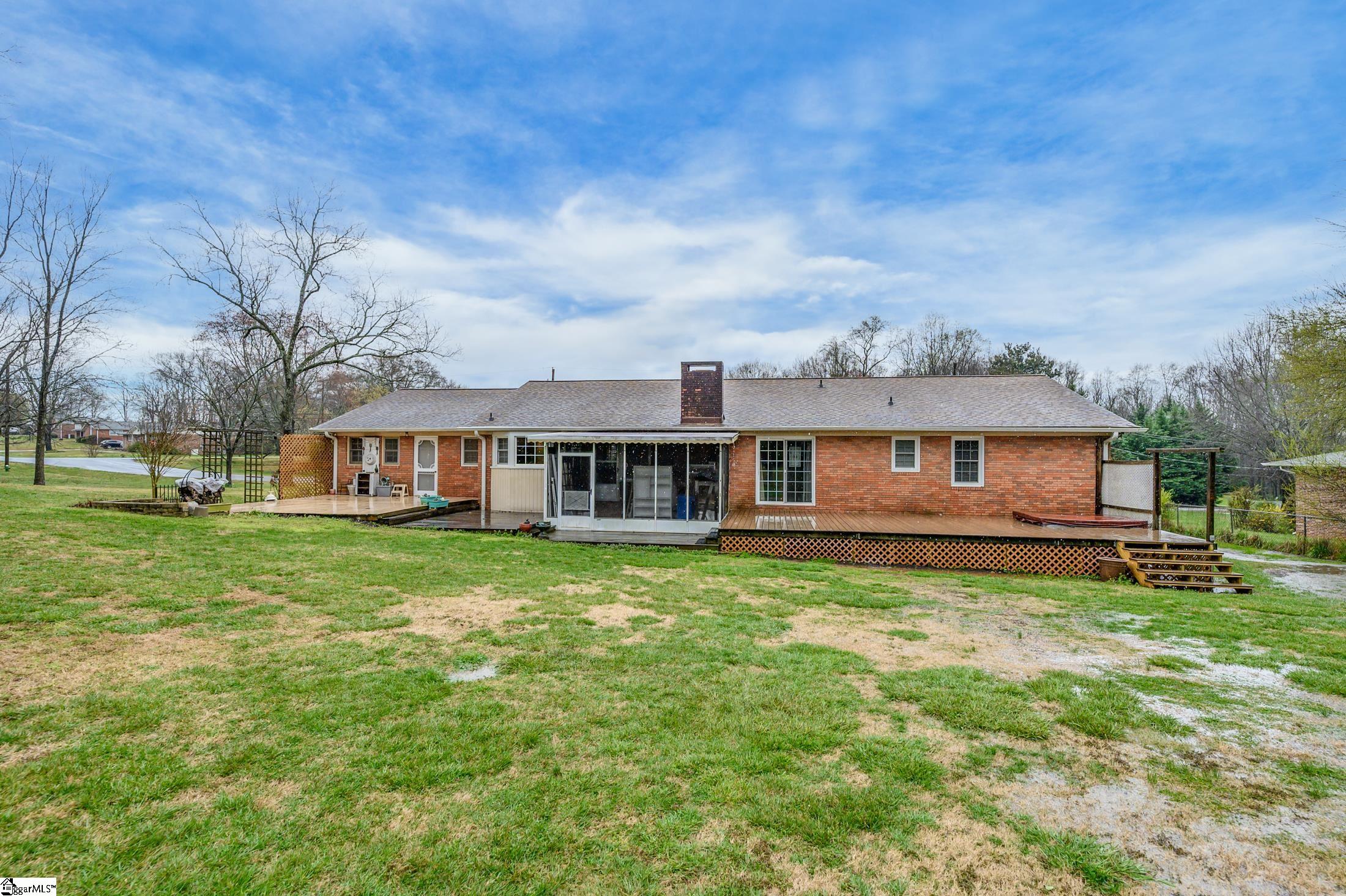 104 Cherokee Road Easley, SC 29642 - Photo 4 of 34