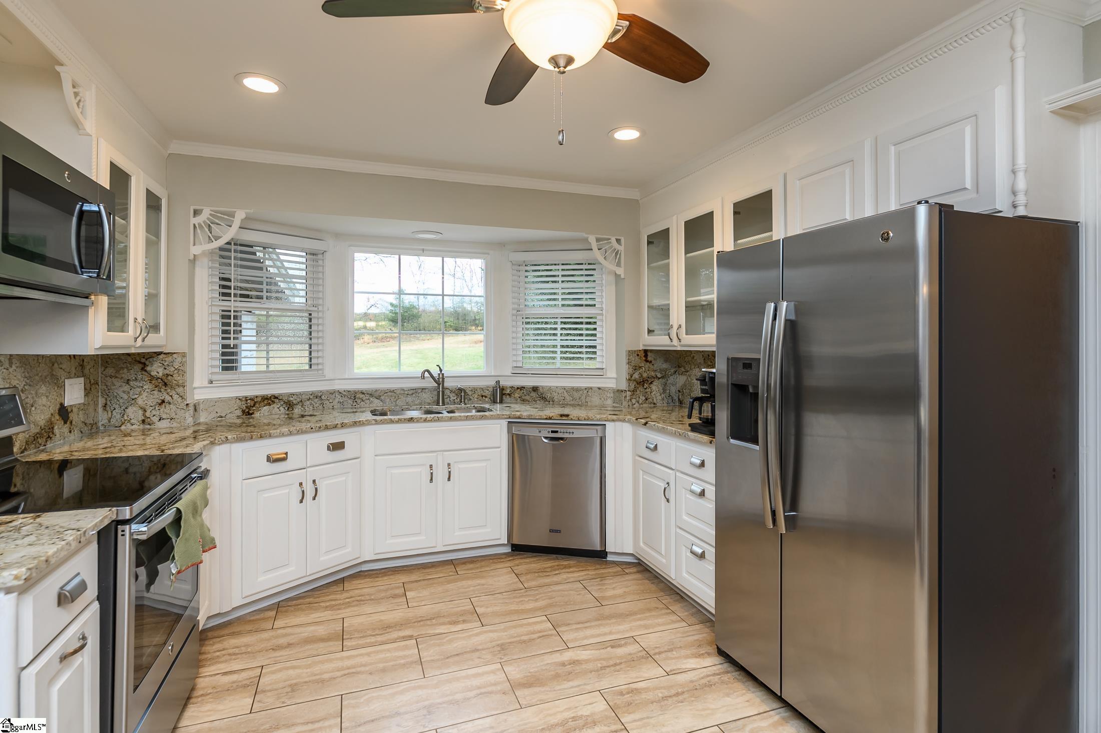 104 Cherokee Road Easley, SC 29642 - Photo 7 of 34