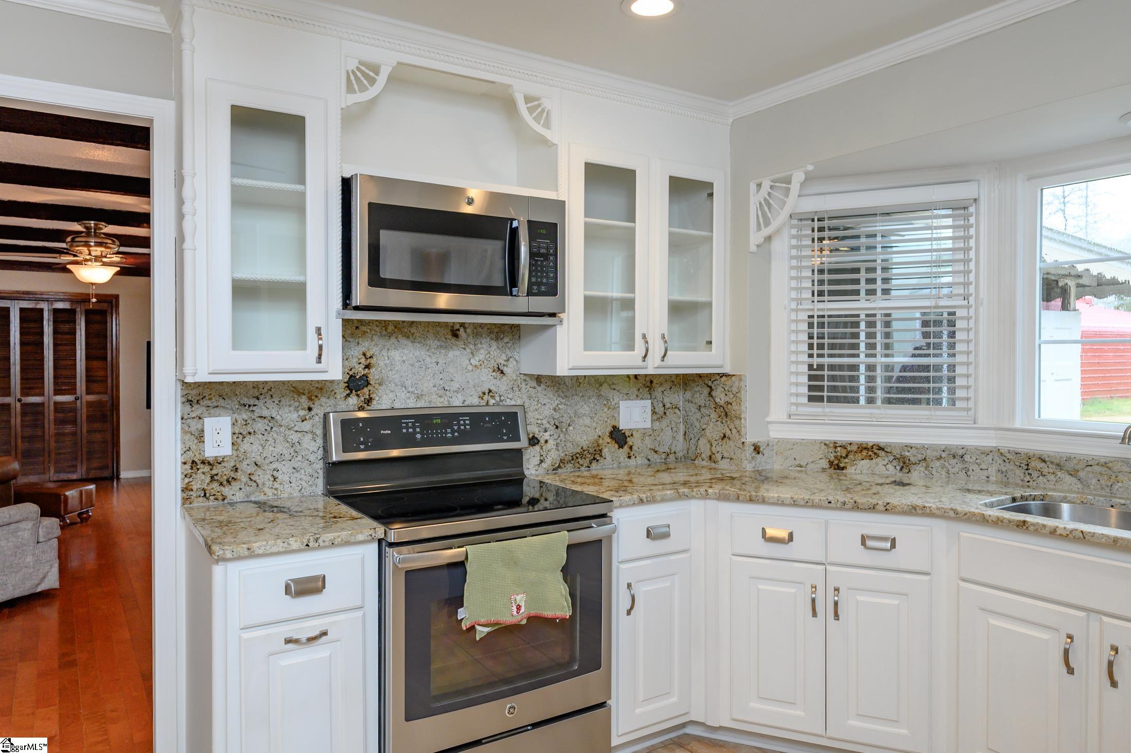 104 Cherokee Road Easley, SC 29642 - Photo 8 of 34