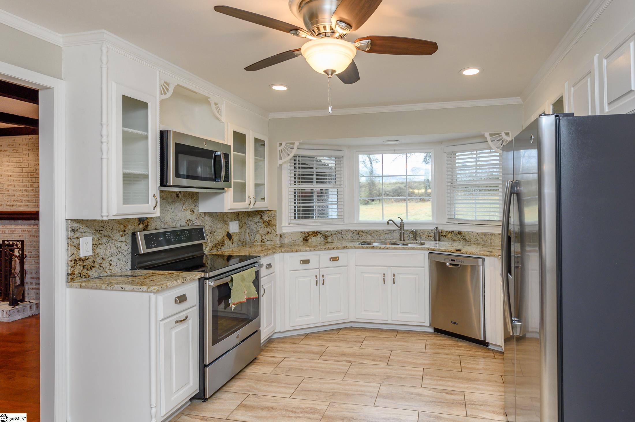 104 Cherokee Road Easley, SC 29642 - Photo 9 of 34