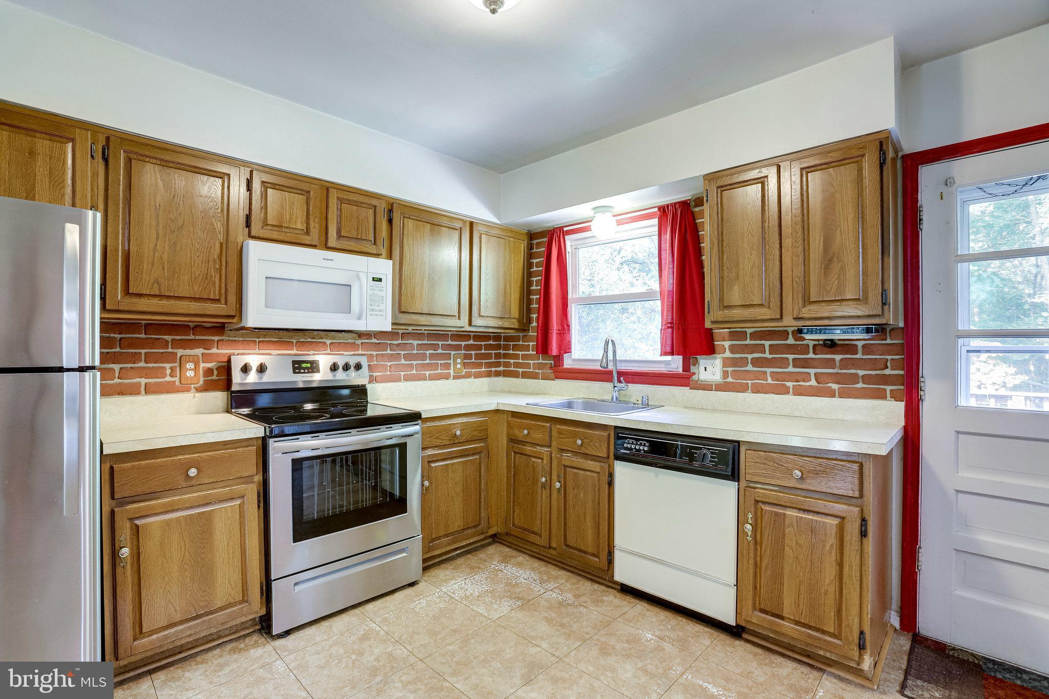 4518 Logmill Road Gainesville, VA 20155 - Photo 11 of 59 Gallery Image 11