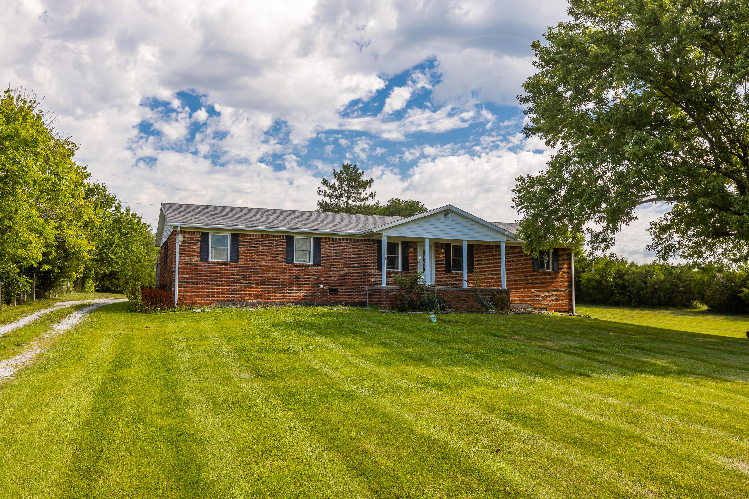 6110 Lebanon Road Danville, KY 40422 - Photo 1 of 45 1-2