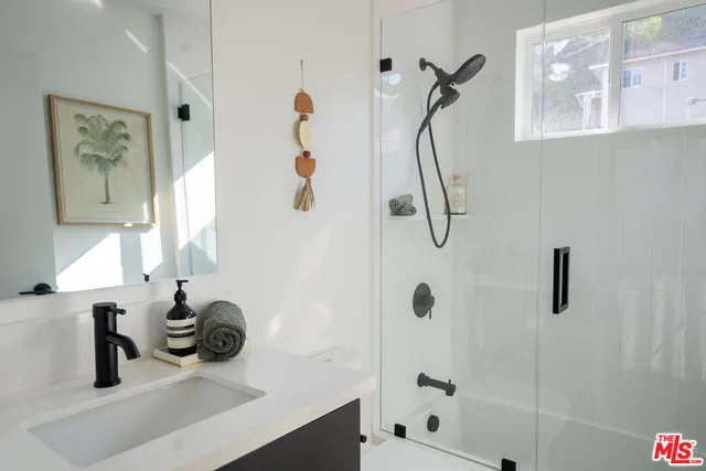 $5,350 | 2218 1/2 Aaron Street, Los Angeles, CA 90026