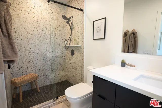 $5,350 | 2218 1/2 Aaron Street, Los Angeles, CA 90026