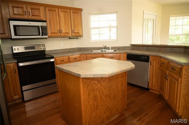 $345,000 | 109 Summit Pass, Waynesville, MO 65583