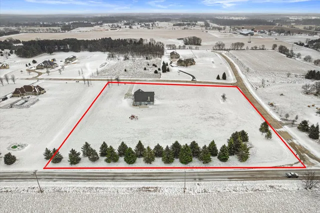 $725,000 | W399-s10935 Connor Drive, Eagle, WI 53119