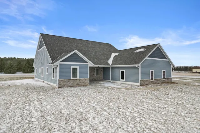 $725,000 | W399-s10935 Connor Drive, Eagle, WI 53119