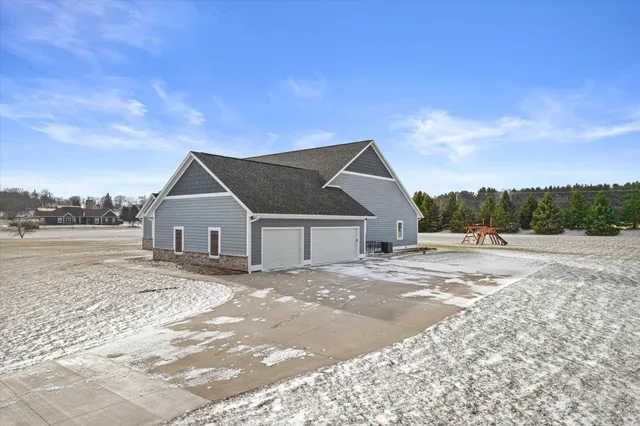 $725,000 | W399-s10935 Connor Drive, Eagle, WI 53119