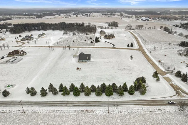 $725,000 | W399-s10935 Connor Drive, Eagle, WI 53119