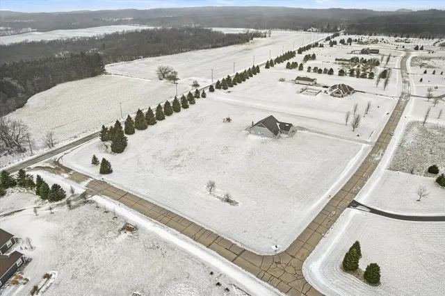 $725,000 | W399-s10935 Connor Drive, Eagle, WI 53119