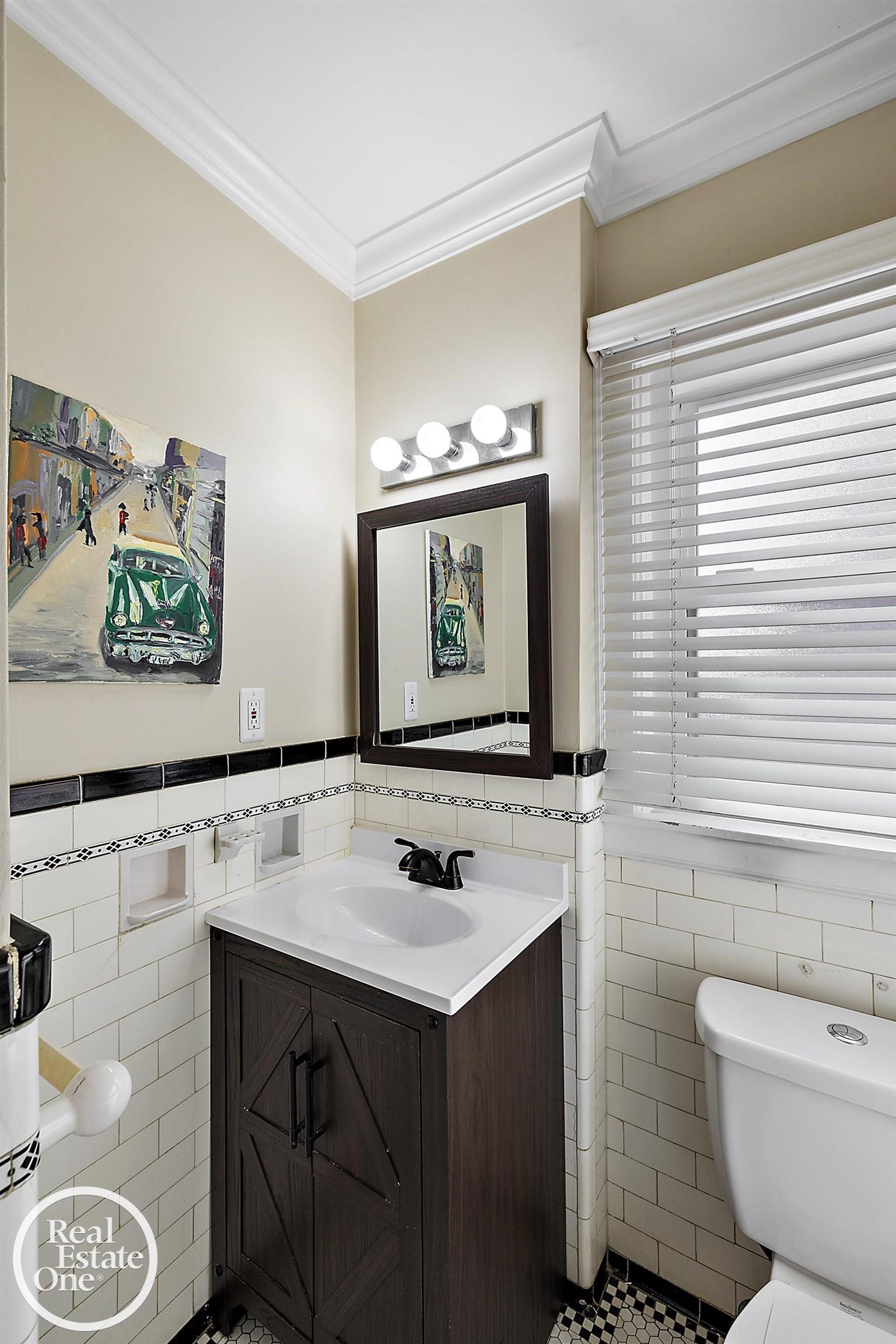 277 Merriweather Road Grosse Pointe, MI 48236 - Photo 17 of 51 50142253-a6134bd2-7286-45bb-a2a7-8cd17c06ff7e.JPG