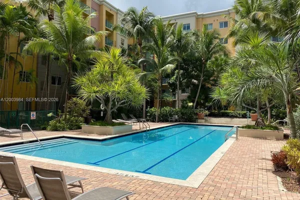 $2,885 | 6001 Southwest 70th Street, Unit 342, South Miami, FL 33143
