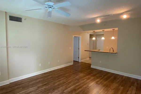 $2,885 | 6001 Southwest 70th Street, Unit 342, South Miami, FL 33143