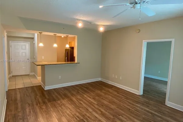 $2,885 | 6001 Southwest 70th Street, Unit 342, South Miami, FL 33143
