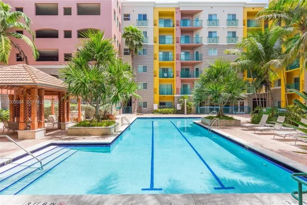 $2,885 | 6001 Southwest 70th Street, Unit 342, South Miami, FL 33143