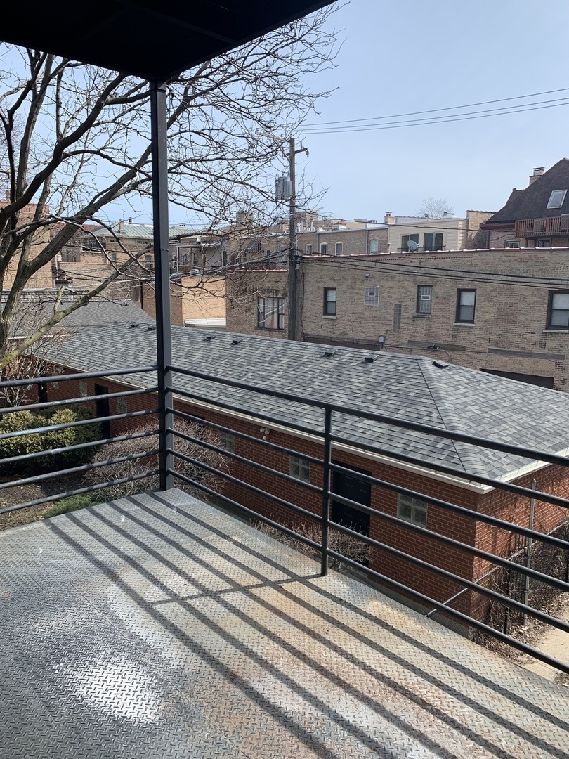 1303 West Flournoy Street, Unit 2R Chicago, IL 60607 - Photo 11 of 14