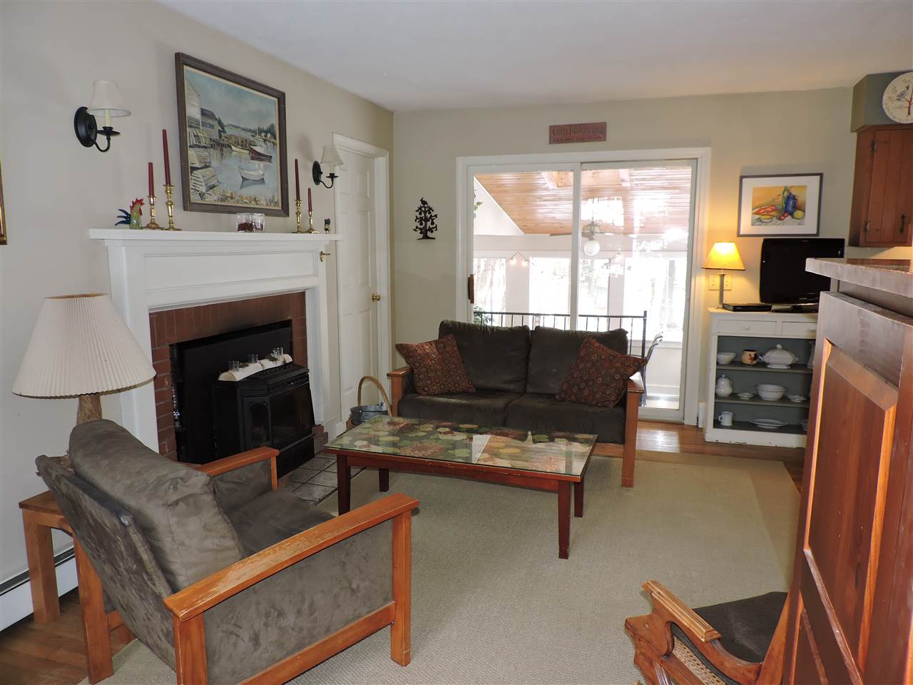 146 Amesbury Road Hopkinton, NH 03229 - Photo 3 of 23