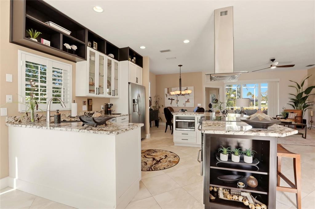 4083 Via Mirada Sarasota, FL 34238 - Photo 12 of 39