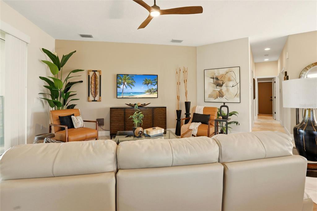 4083 Via Mirada Sarasota, FL 34238 - Photo 9 of 39