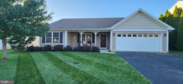 $379,000 | 27 Coolidge Drive, Ephrata, PA 17522