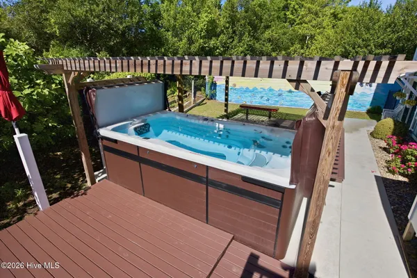 $1,174,900 | 108 Dorothy Court, Emerald Isle, NC 28594