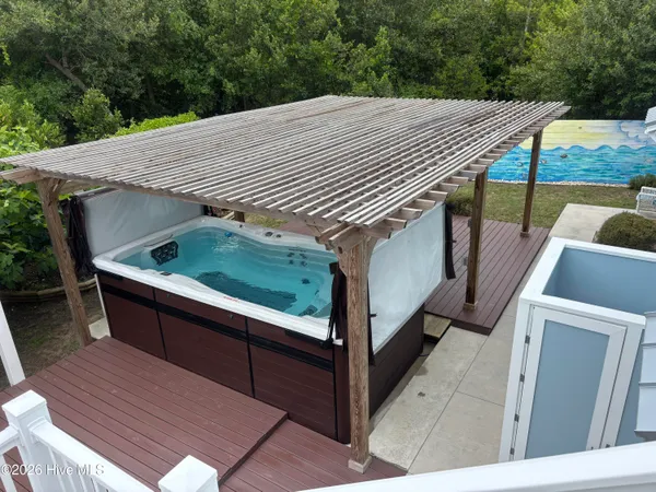 $1,174,900 | 108 Dorothy Court, Emerald Isle, NC 28594