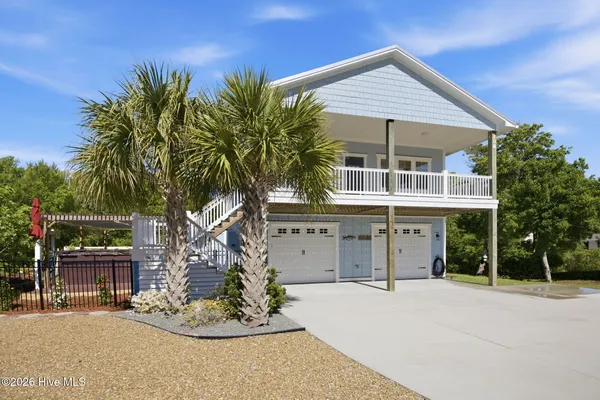 $1,174,900 | 108 Dorothy Court, Emerald Isle, NC 28594