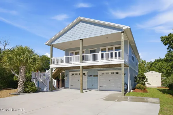 $1,174,900 | 108 Dorothy Court, Emerald Isle, NC 28594