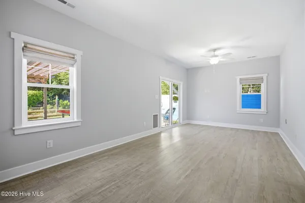 $1,174,900 | 108 Dorothy Court, Emerald Isle, NC 28594