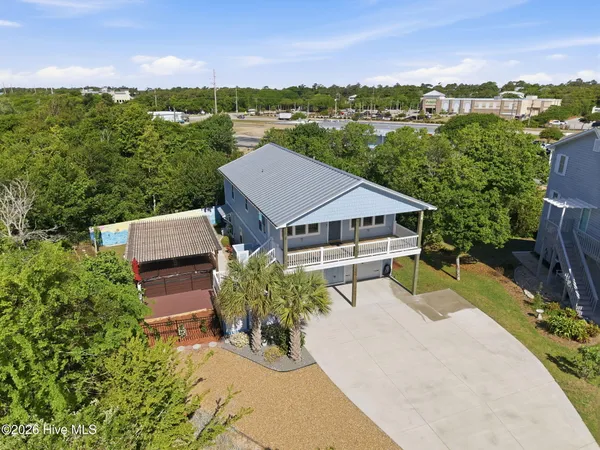 $1,174,900 | 108 Dorothy Court, Emerald Isle, NC 28594