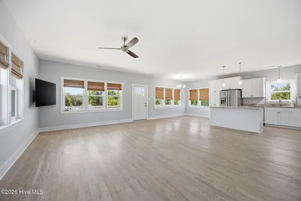 $1,174,900 | 108 Dorothy Court, Emerald Isle, NC 28594
