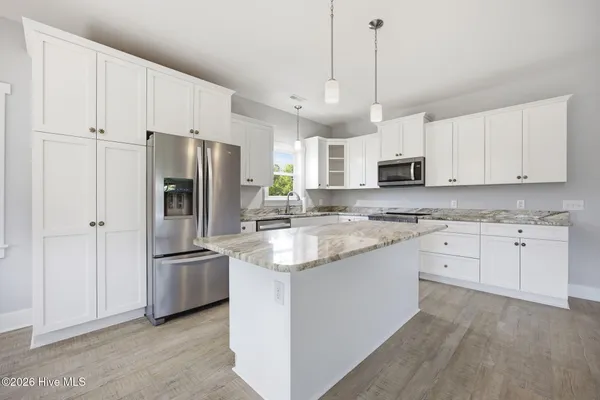 $1,174,900 | 108 Dorothy Court, Emerald Isle, NC 28594
