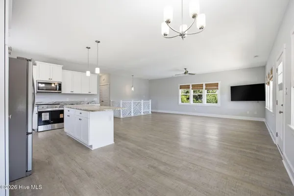 $1,174,900 | 108 Dorothy Court, Emerald Isle, NC 28594