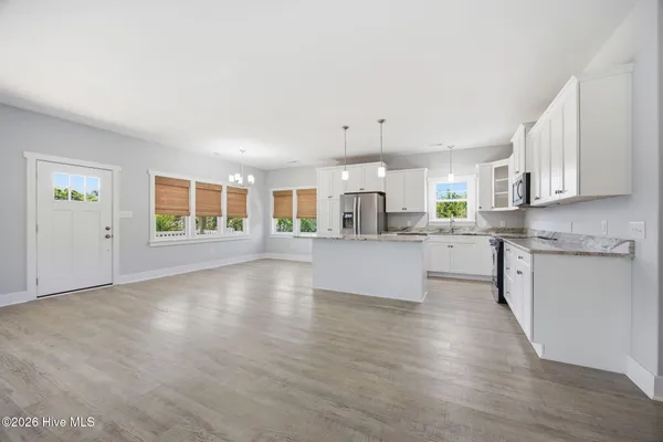 $1,174,900 | 108 Dorothy Court, Emerald Isle, NC 28594