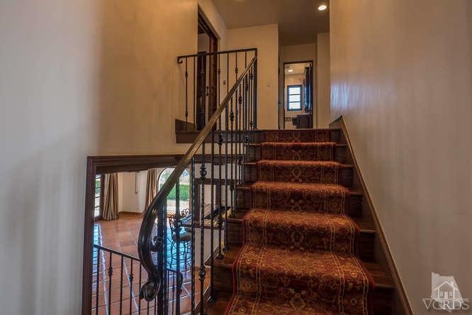 2016 Rayshire Street Thousand Oaks, CA 91362 - Photo 32 of 66 a view of entryway